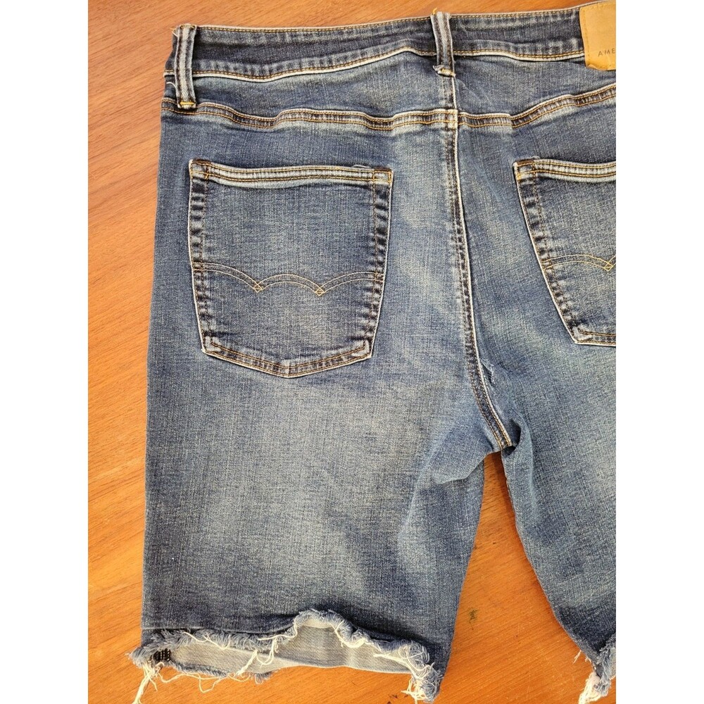 American Eagle Airflex+ Mens Distressed Medium Wash Cutoff Denim Shorts Size 36 - Picture 7 of 8